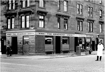 exterior view of the Baehead Bar Rutherglen Road. 1930s.